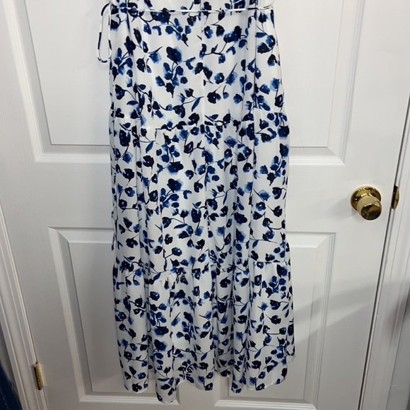 NWT Elizabeth and James Blue Floral Smocked Neck Tiered Maxi Dress Womens XXL - Picture 6 of 10